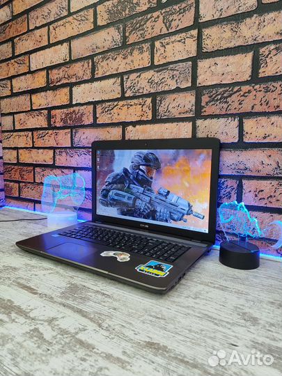 Игровой 17,3д DNS i5 4Gb Видео 12 озу SSD