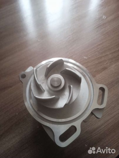 Водяная помпа Ауди 80