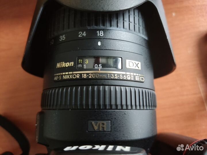 Nikon D7000 + AF-S nikkor 18-200mm + SB600