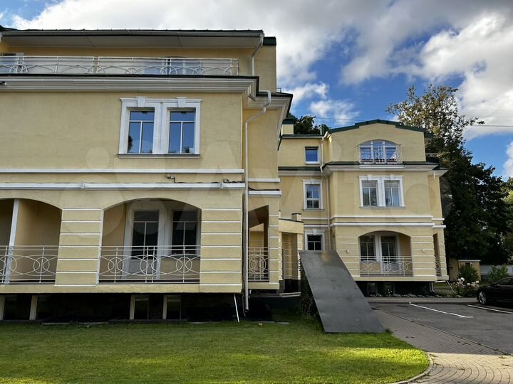 3-к. квартира, 116,3 м², 2/3 эт.