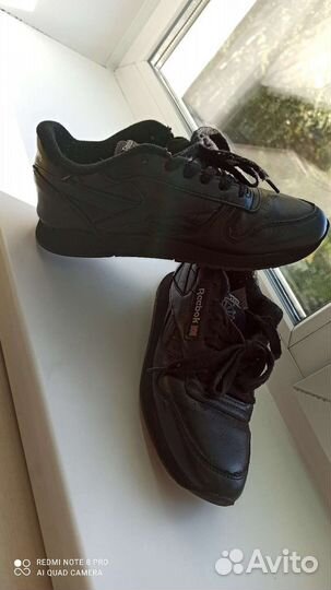 Кроссовки женские 38 размер бу