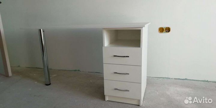 Стол для маникюра