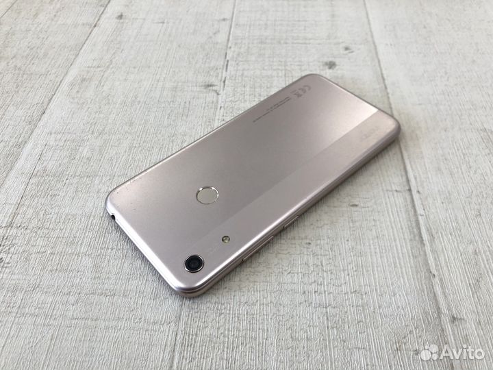 Honor 8A 2/32гб LTE трещины на экране
