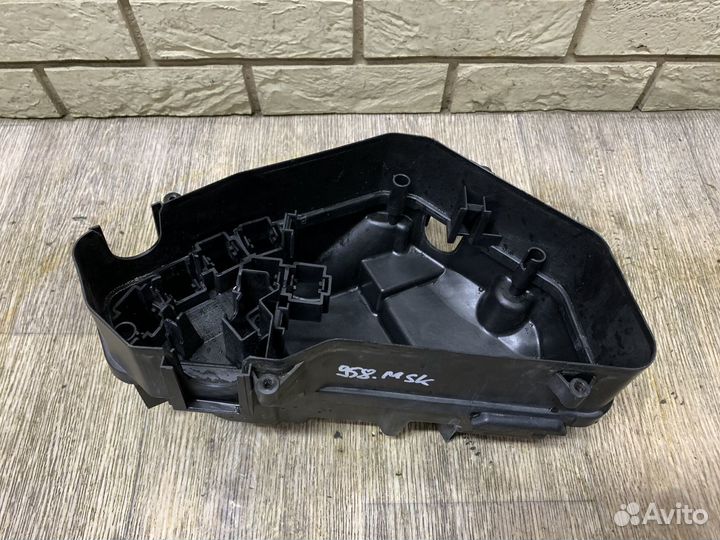 Porsche Cayenne S 958 Корпус блока предохранителей