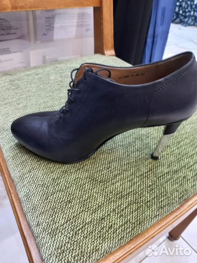 Corsocomo Полуботинки женские 37 размер