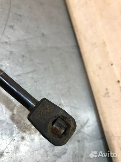 Амортизатор багажника задний Chery Bonus A13