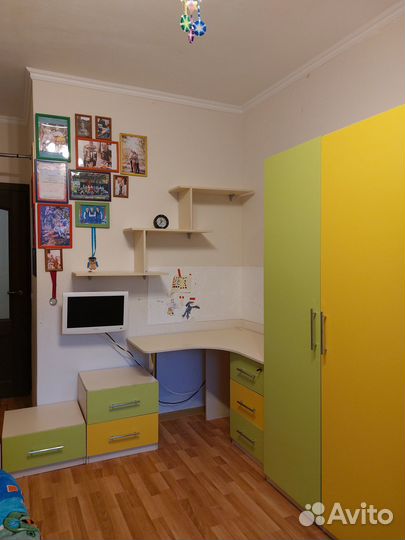 Мебель в детскую (комплект)