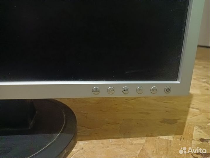 Монитор Samsung Syncmaster 923nw