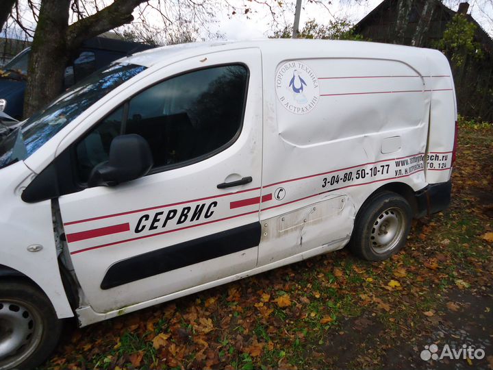 Peugeot Partner 1.6 МТ, 2010, битый, 255 342 км