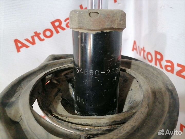 Амортизатор передний левый Hyundai Accent