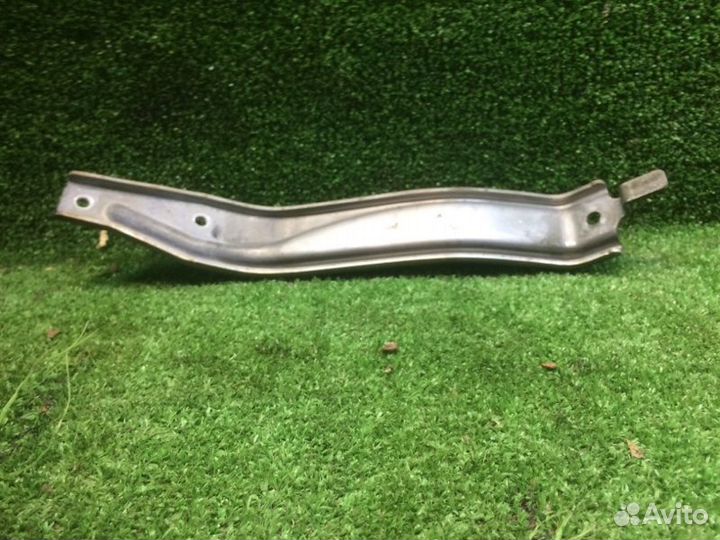 Кронштейн передний Toyota Land Cruiser Prado