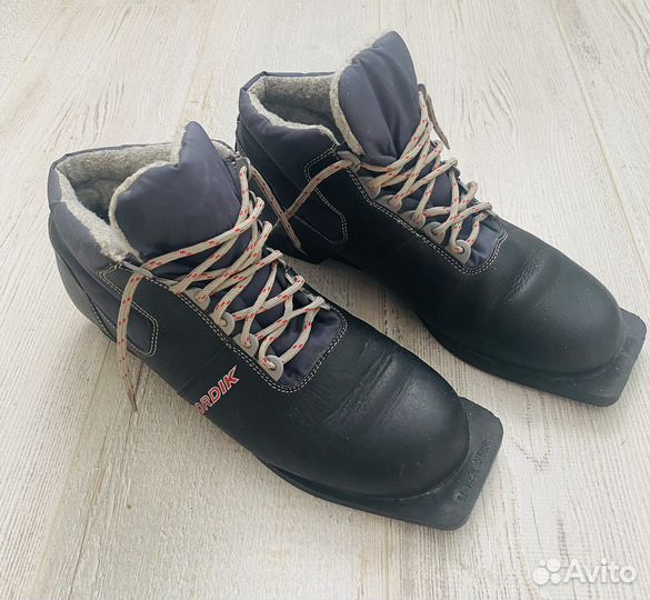 Ботинки лыжные