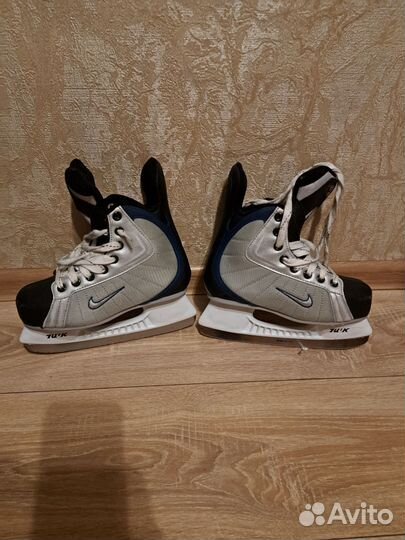 Коньки хоккейные