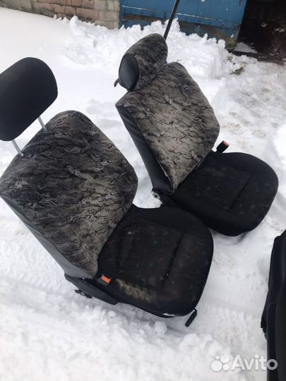 Сиденья передние Фольцваген Passat B4