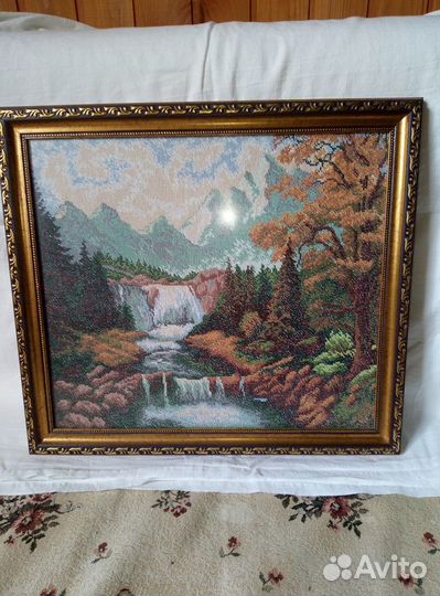 Картина вышитая