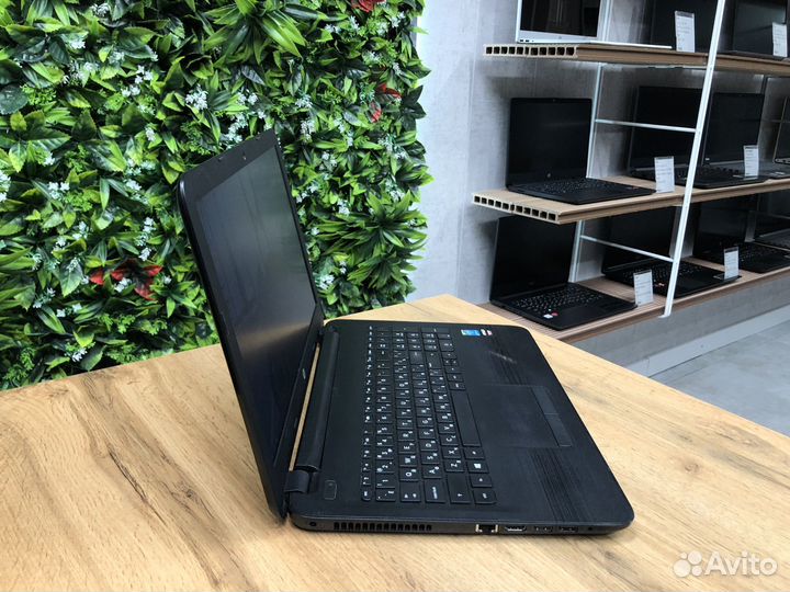 15.6 FHD Hp/Core i3/12Gb/256SSD/Radeon R5