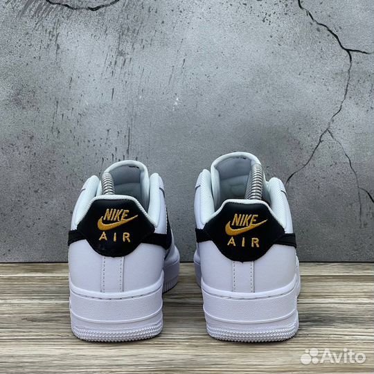 Кроссовки Nike Air Force 1 Low White/Black/Gold