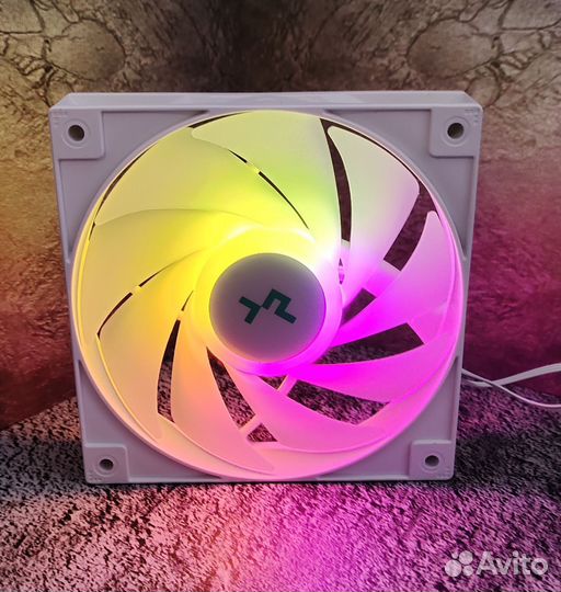 Белые вентиляторы, кулера с подсветкой,Argb