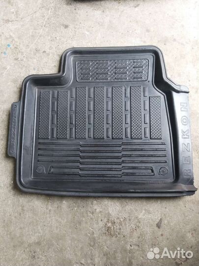 Автомобильные коврики резиновые