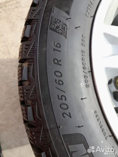 Michelin X-Ice North 4 205/55 R16