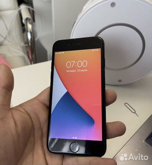 Телефон iPhone 7 32