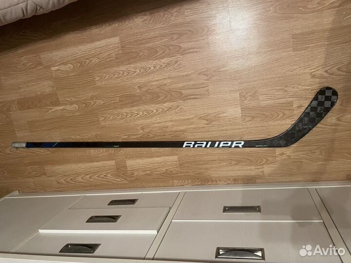 Клюшка хоккейная сломанная