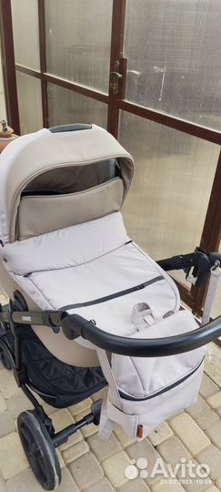 Коляска Pituso confort 2в1