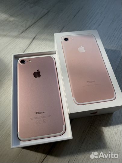 Телефон iPhone 7