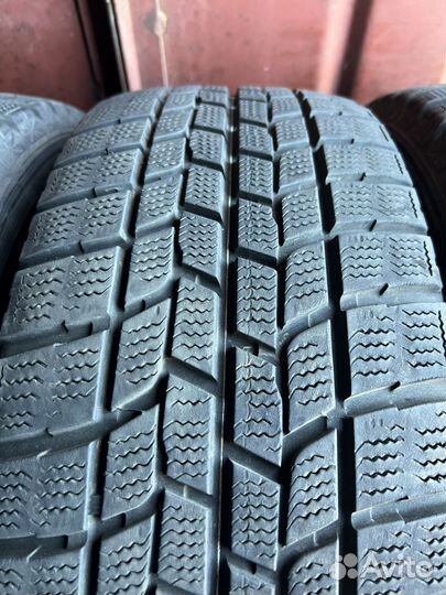 Goodyear Ice Navi 6 215/60 R16