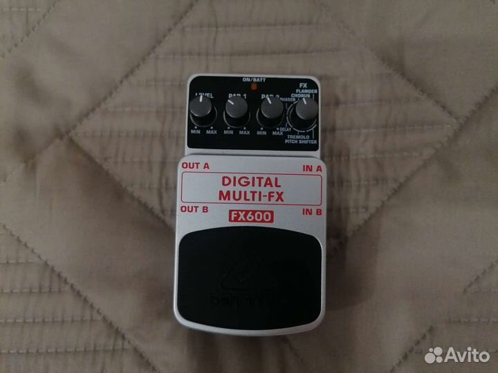 Гитарная педаль Behringer FX600