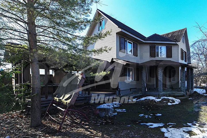 Дача 194 м² на участке 9 сот.