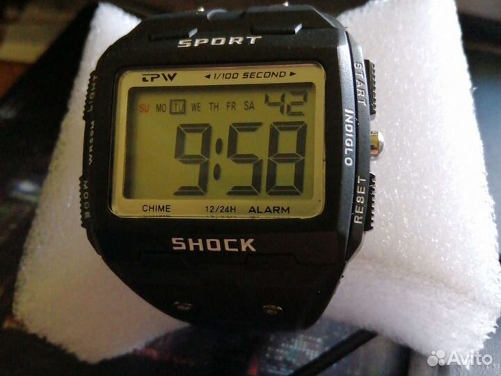 Часы с большим экраном