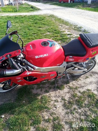 Suzuki GSX-R750
