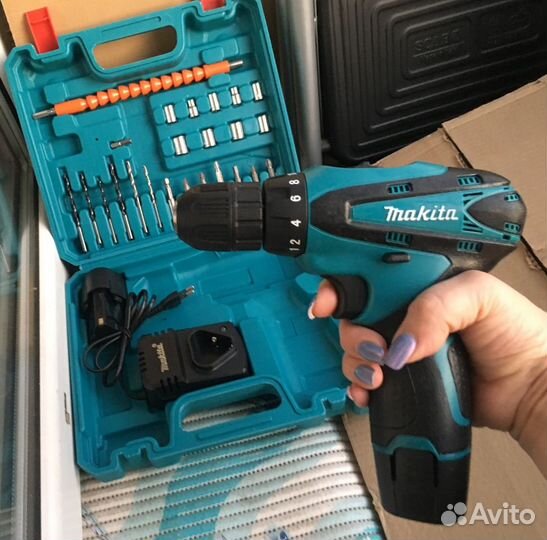 Шуруповерт Макита с битами