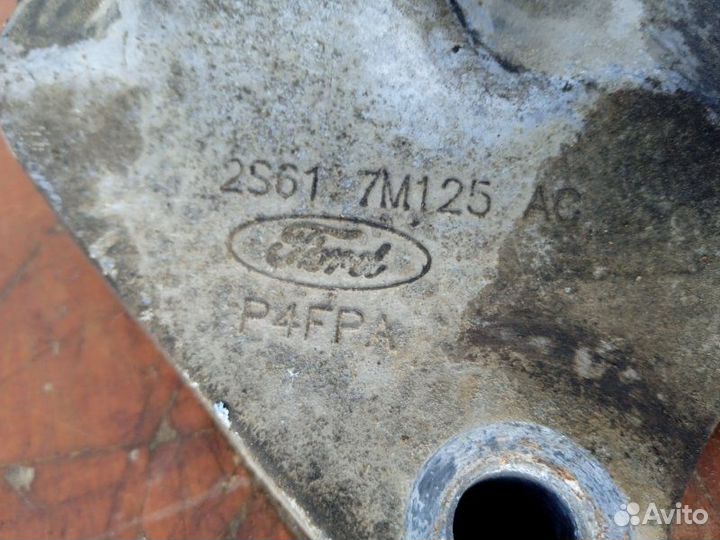 Кронштейн кпп Ford Fusion 1.4 2007 (б/у)