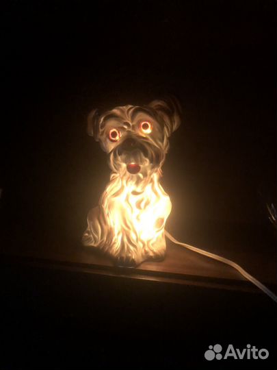 Фарфоровая собака ночник