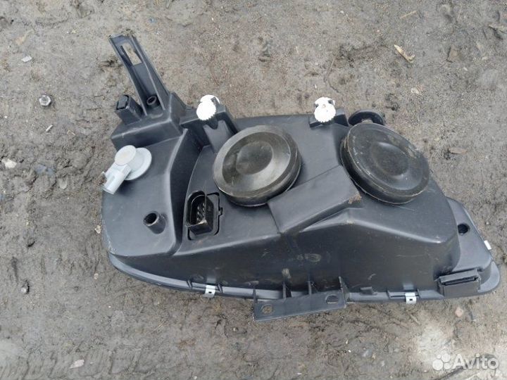 Фара галогеновая LADA Kalina