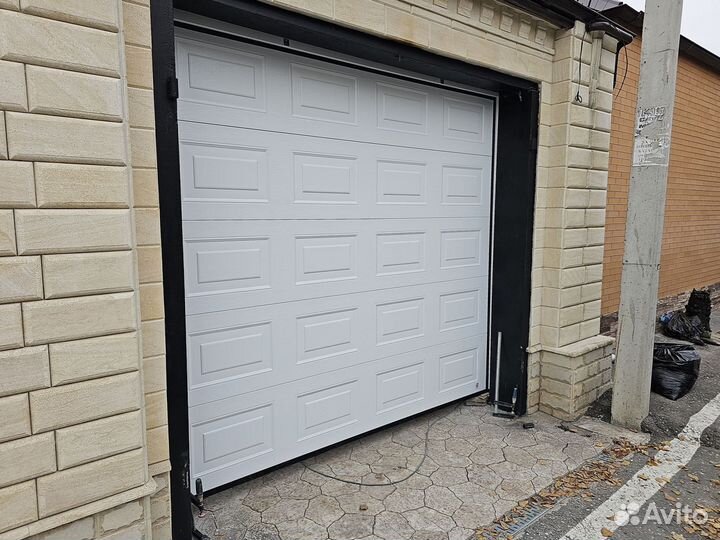 Секционные гаражные ворота