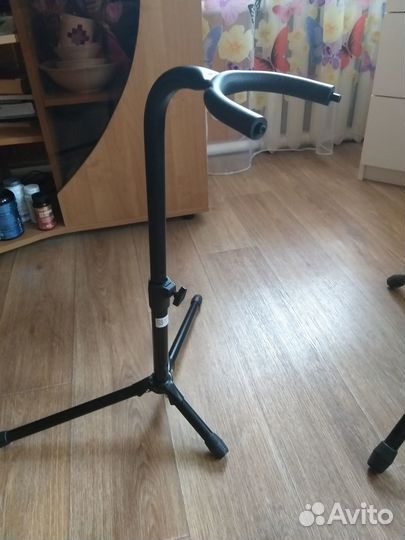 Подставка для гитары