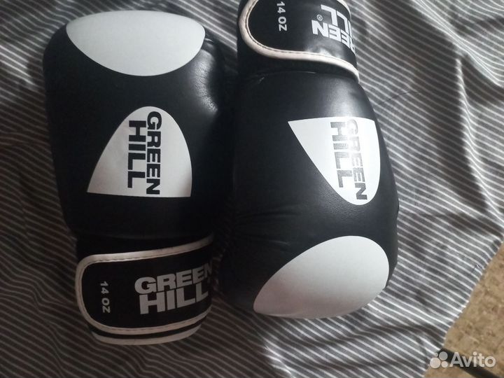 Боксерские перчатки 14 oz green hill