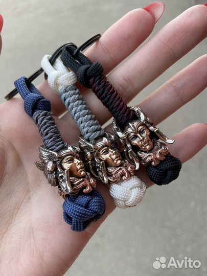 Брелок - темляк из паракорда 