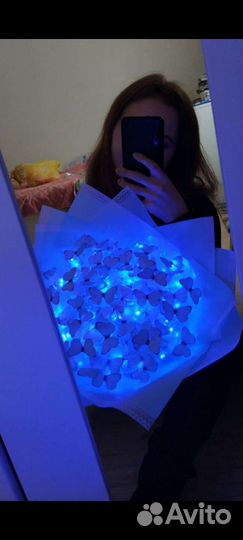 Светящийся букет из бабочек