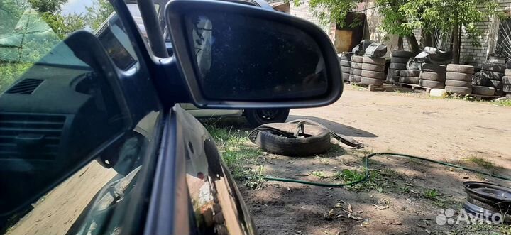 Правое зеркало на Ауди А4 В6