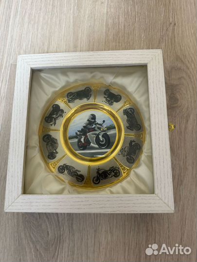 Сувенирная тарелка Yamaha r1