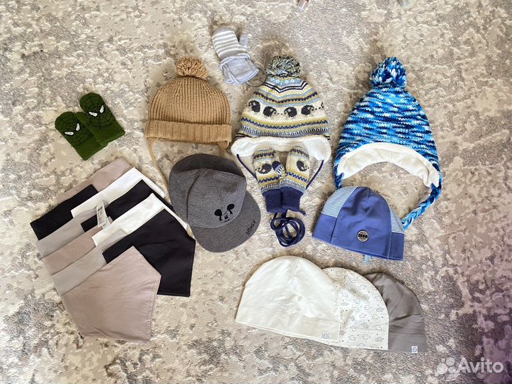 Шапки, кепка, нагрудники, варежки пакетом