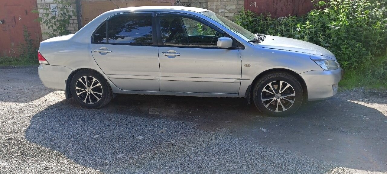 Mitsubishi Lancer: фото владельца