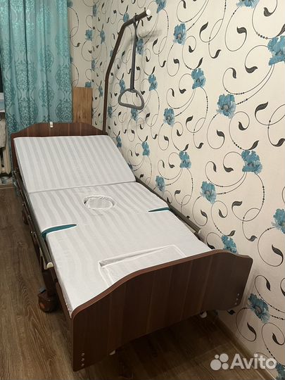 Медицинская кровать с электроприводом