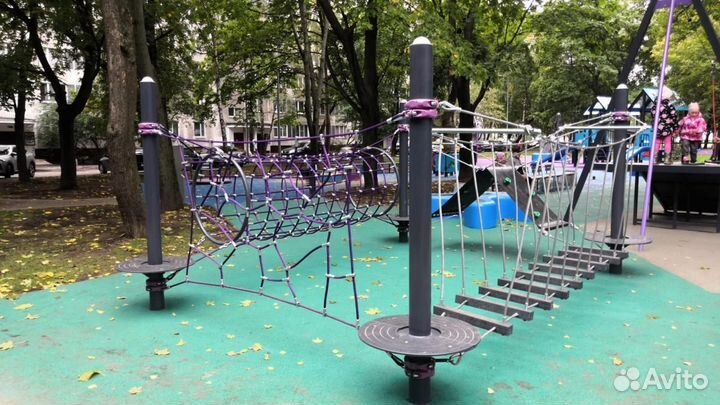 Шведская стенка с шестью турниками