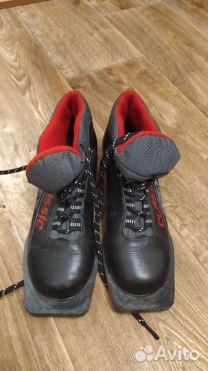 Лыжные ботинки