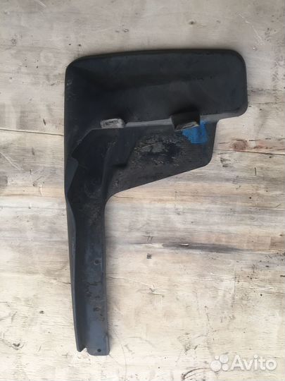 Брызговик правый Lexus RX450h